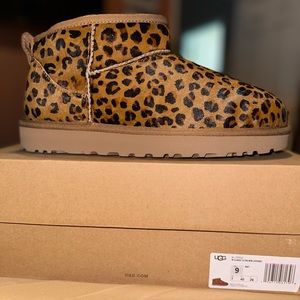 Classic Ugg Ultra Mini Leopard Bootie